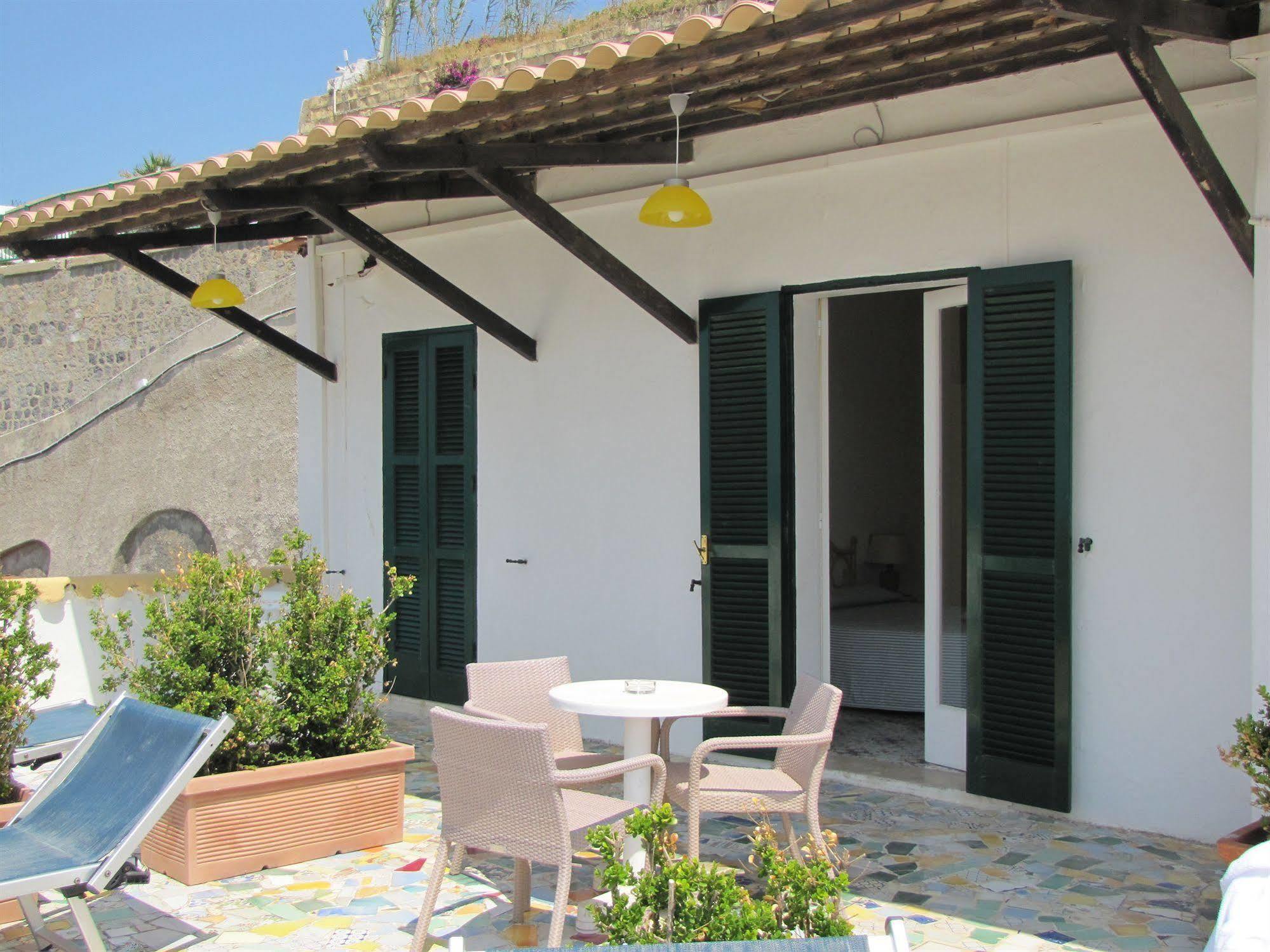 Appartamenti Casa Del Sole Sant'Angelo  Kültér fotó