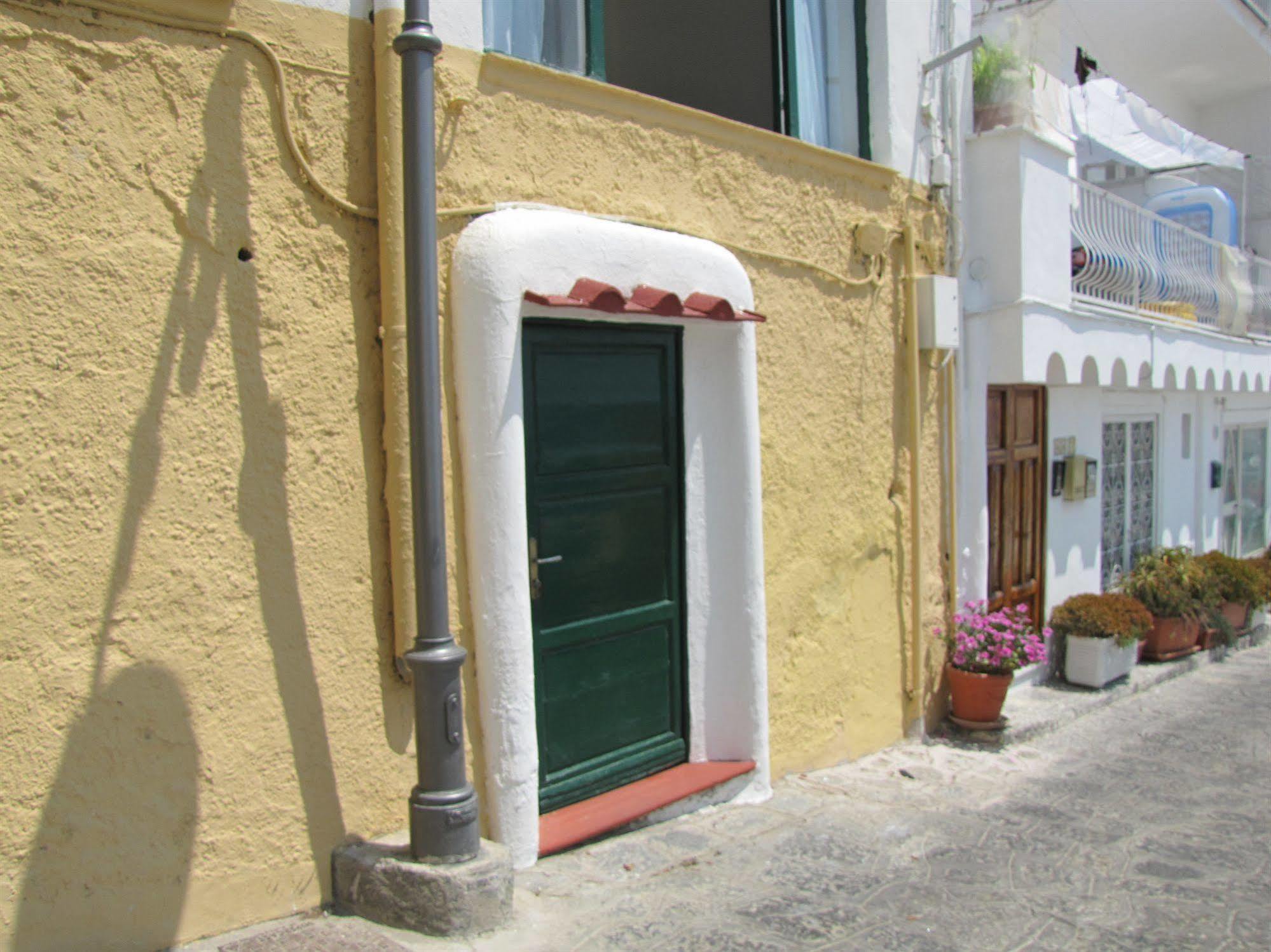 Appartamenti Casa Del Sole Sant'Angelo  Kültér fotó